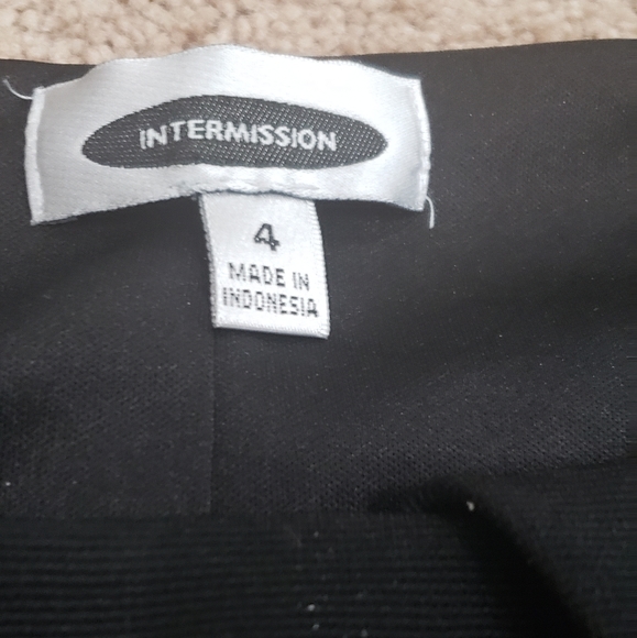Intermission 4 gathered scoop neck textured zipper detail - Picture 5 of 10
